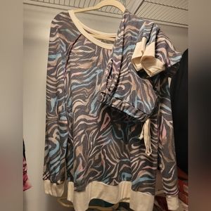 HoneyMe Colorful Zebra Print Lounge Set - Size Large.
